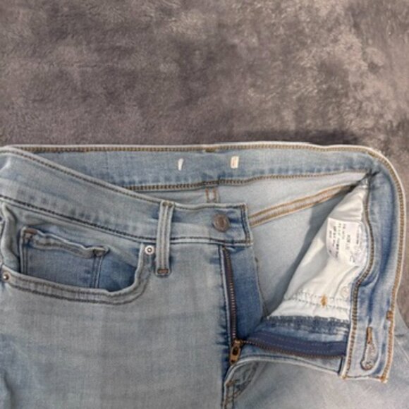 Levi’s Women’s Light Wash Skinny Jeans W28 L30 (act. 27x29.25) - Picture 4 of 10